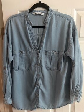 Zara chambray denim shirt long sleeve roll tab sleeves button down collared M